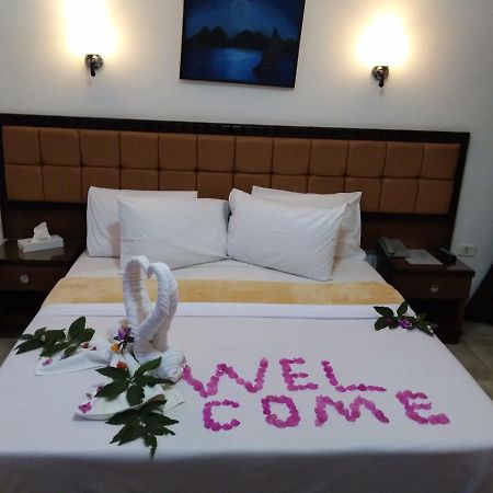 Dolphin Hotel Kuszeir Kültér fotó