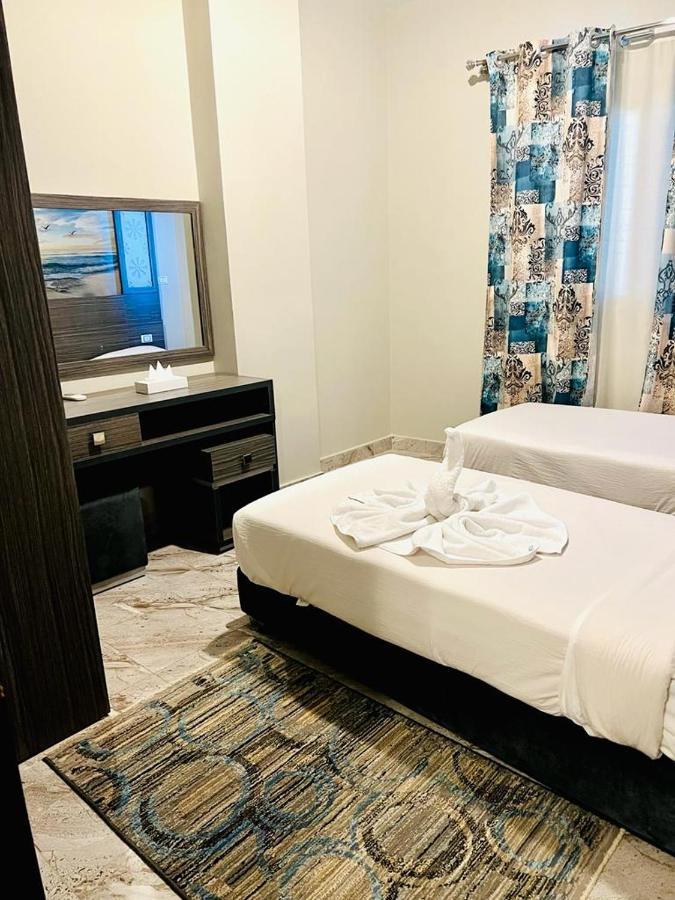 Dolphin Hotel Kuszeir Kültér fotó