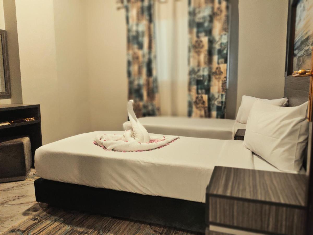 Dolphin Hotel Kuszeir Kültér fotó