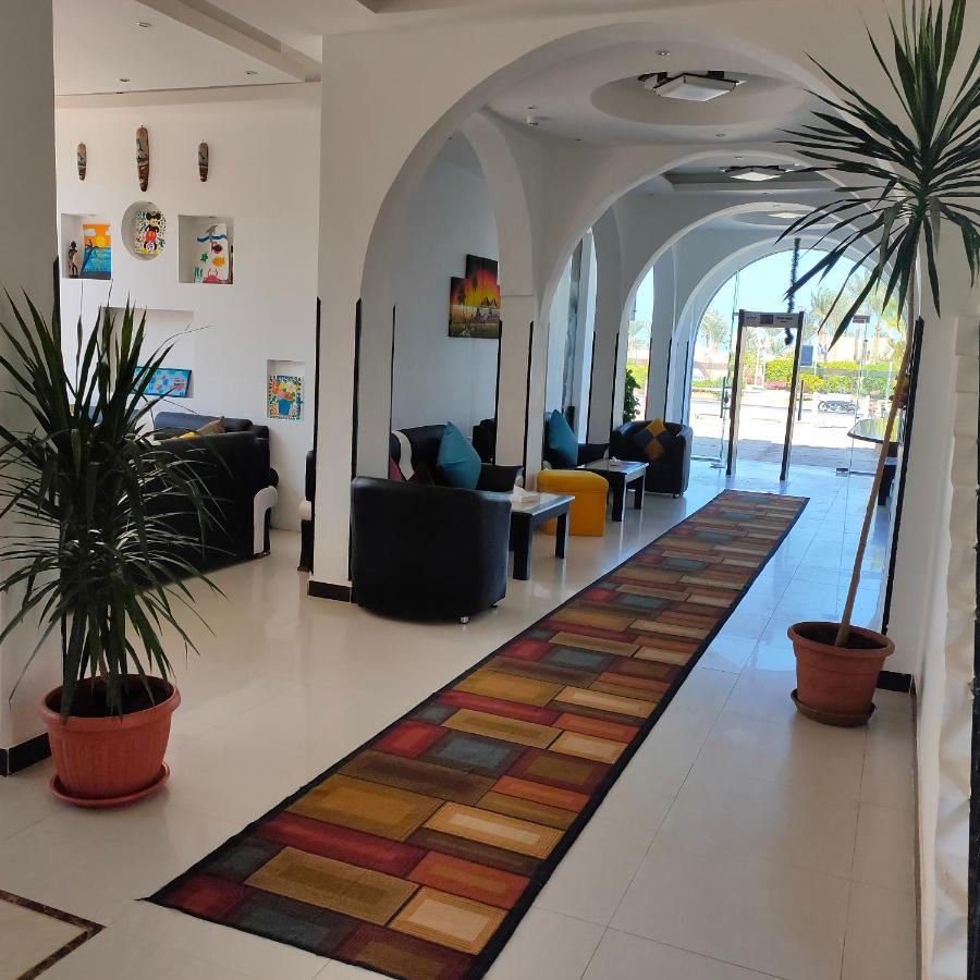 Dolphin Hotel Kuszeir Kültér fotó