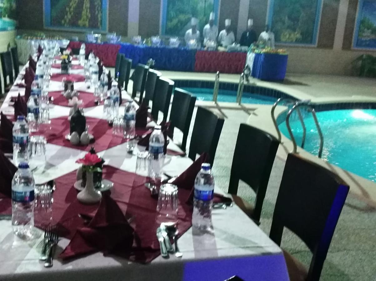 Dolphin Hotel Kuszeir Kültér fotó