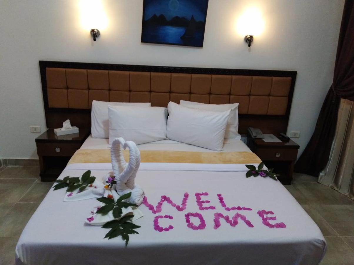 Dolphin Hotel Kuszeir Kültér fotó